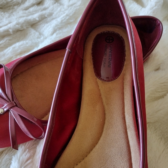 - GIANI BERNINI Red Flats Size 7.5 - Picture 4 of 7